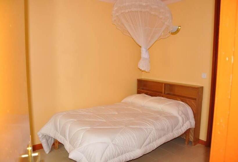 هتل United Kenya Club