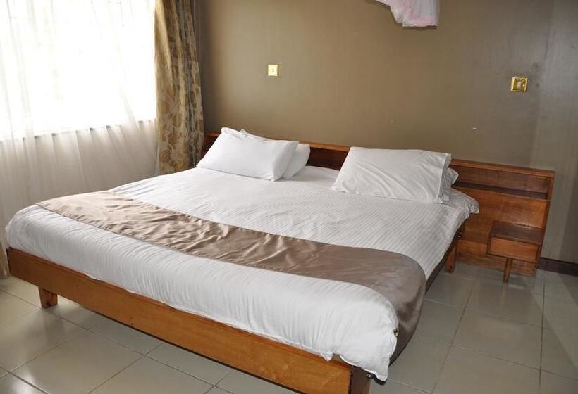 هتل United Kenya Club