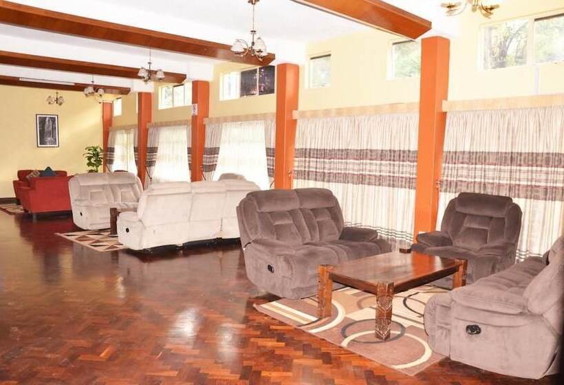 هتل United Kenya Club