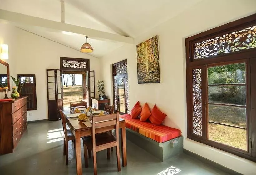 Ocean Cottage Kalametiya