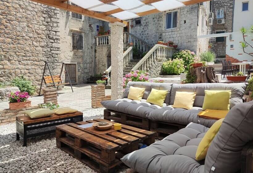 پانسیون Guest House Exalto