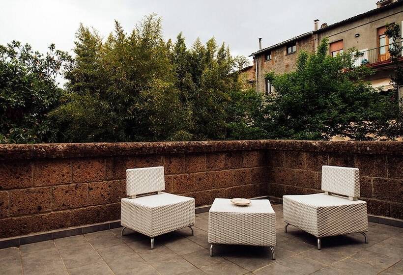 ベッドアンドブレックファースト Affittacamere La Piazzetta