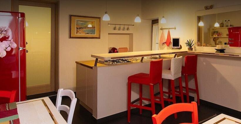 ベッドアンドブレックファースト Affittacamere La Piazzetta