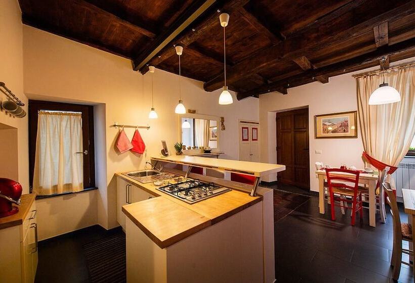 ベッドアンドブレックファースト Affittacamere La Piazzetta