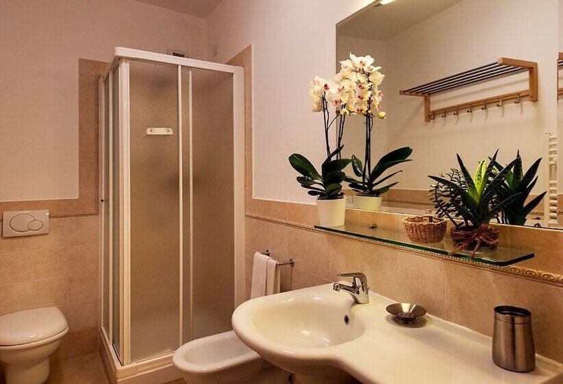 ベッドアンドブレックファースト Affittacamere La Piazzetta