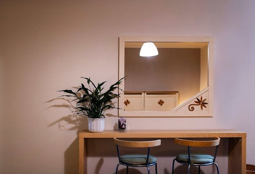 ベッドアンドブレックファースト Affittacamere La Piazzetta