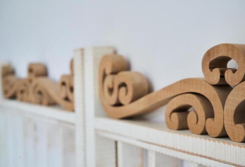 ベッドアンドブレックファースト Affittacamere La Piazzetta