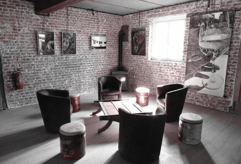 ベッドアンドブレックファースト Lomalienne