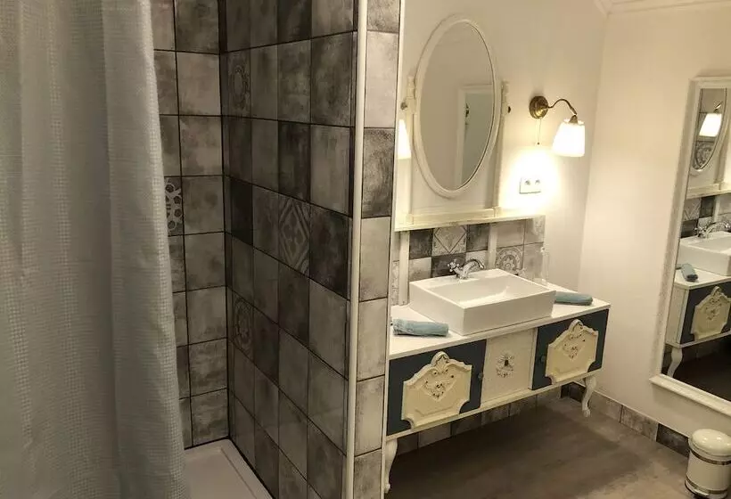 Aamiaismajoitus (B&B) Lomalienne