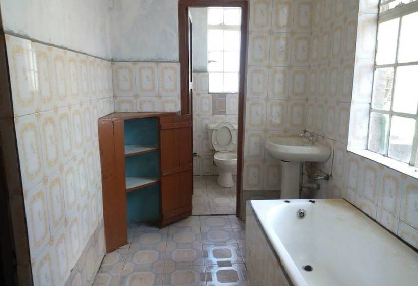 Crestwood Country House