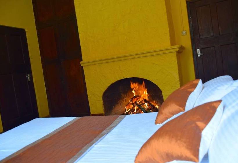 Crestwood Country House