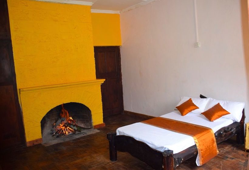 Crestwood Country House