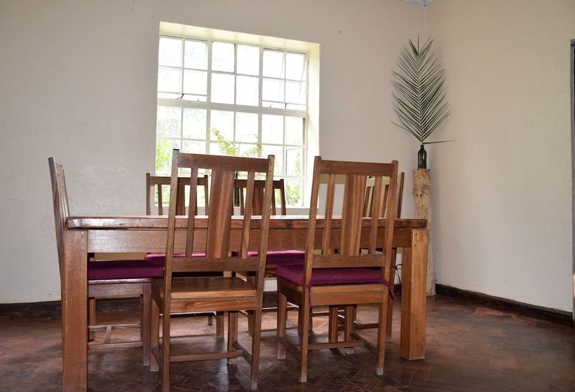 Crestwood Country House