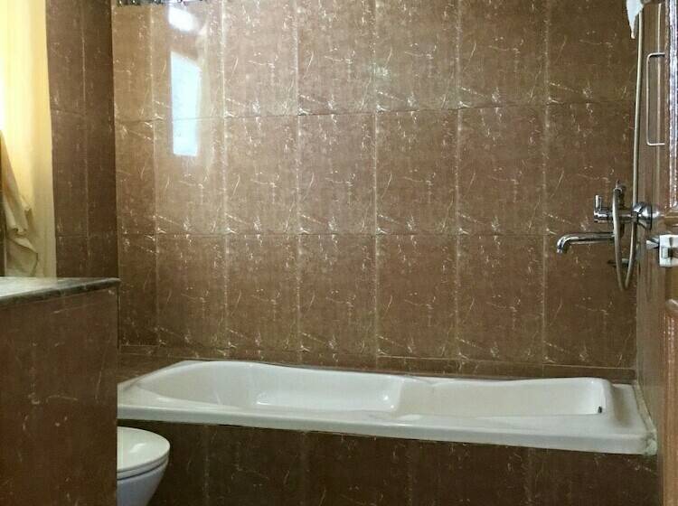 Hidden World Resort And Spa