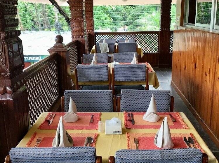 Hidden World Resort And Spa