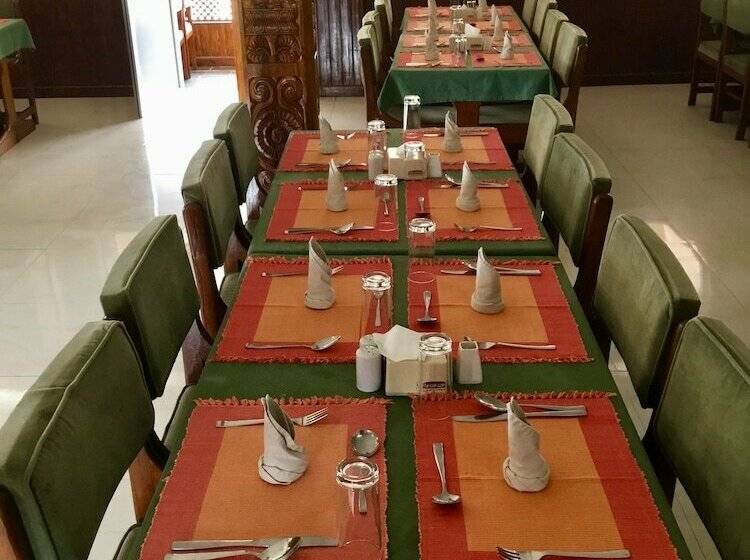 Hidden World Resort And Spa