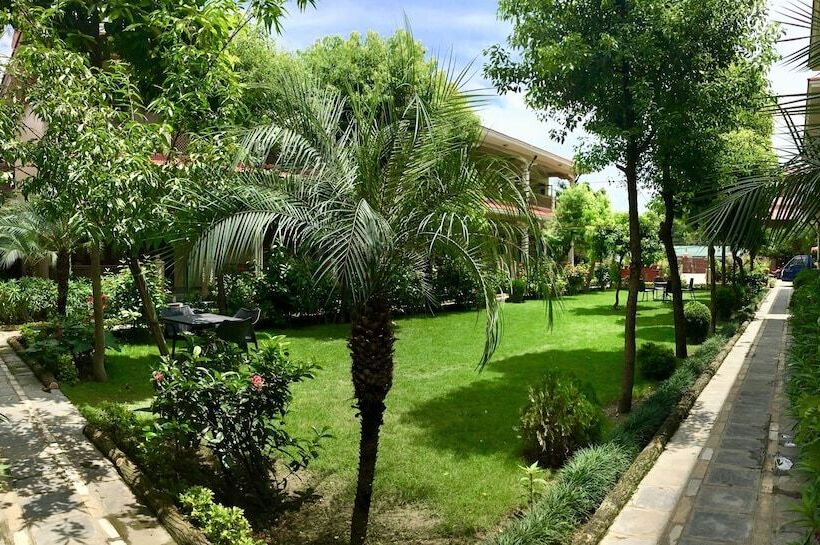 Hidden World Resort And Spa