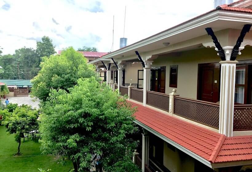 Hidden World Resort And Spa