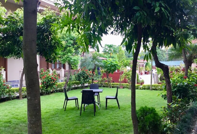 Hidden World Resort And Spa