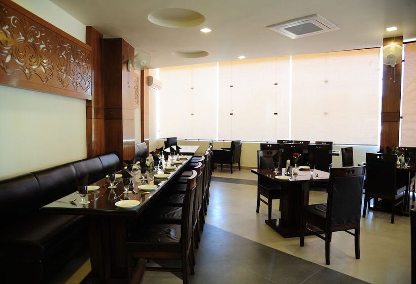 هتل The Grand Sharan