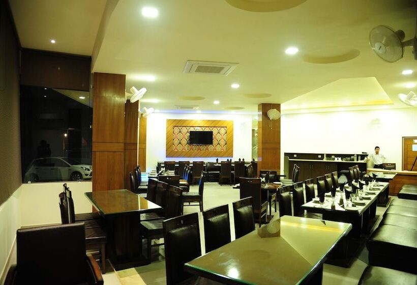 هتل The Grand Sharan