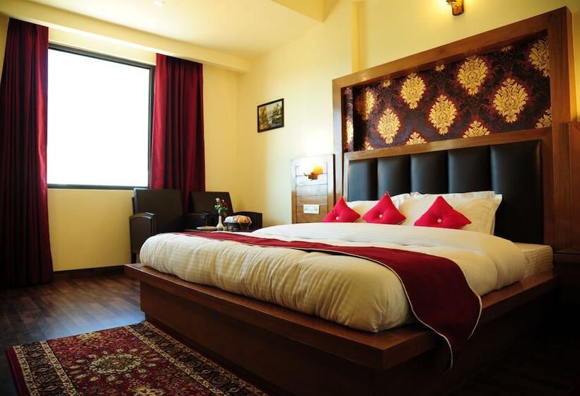 هتل The Grand Sharan