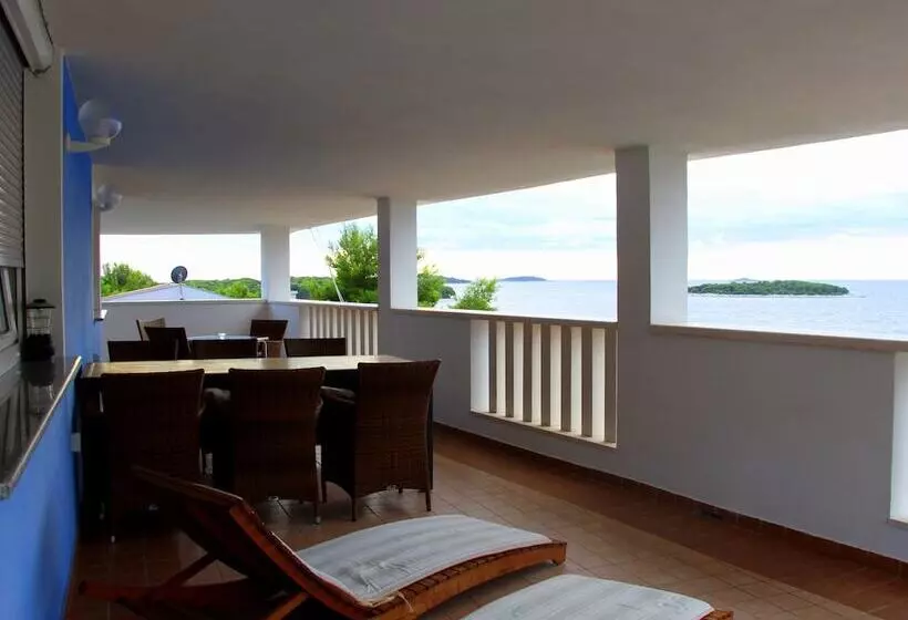 Oaza Apartmani Primosten