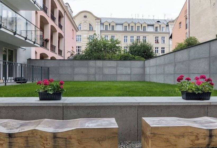 Old Town Premium Queen`s Apartments