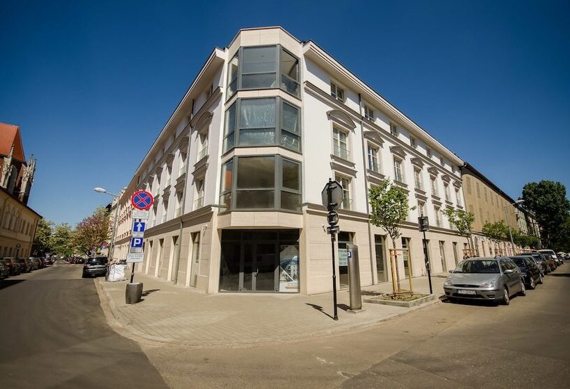 Old Town Premium Queen`s Apartments