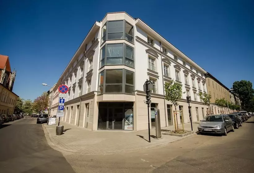 Old Town Premium Queen`s Apartments