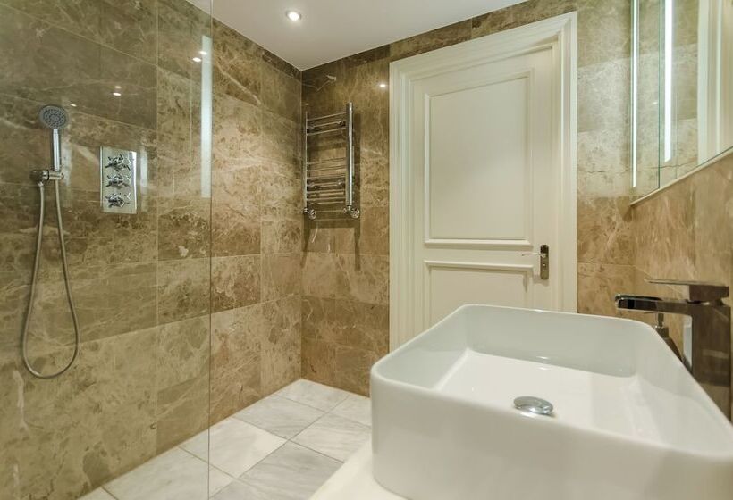 Old Town Premium Queen`s Apartments