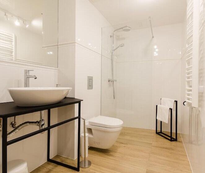 Old Town Premium Queen`s Apartments