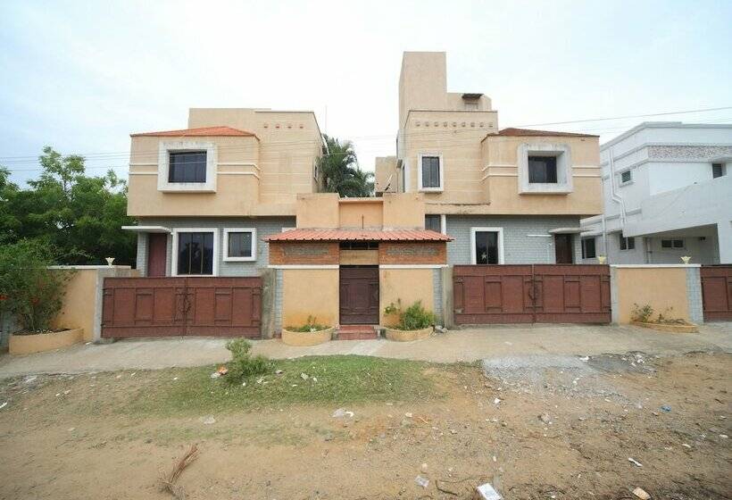 Pensão Oyo 15517 Kms House