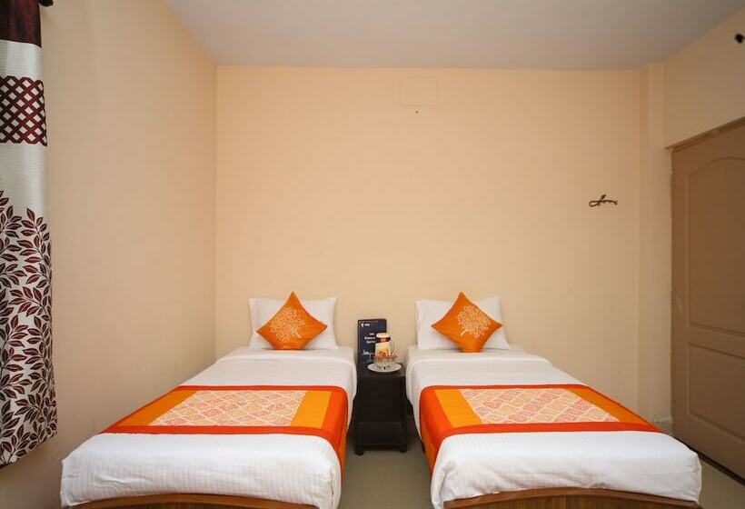 Pensão Oyo 15517 Kms House