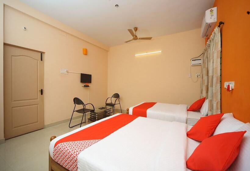 Pensão Oyo 15517 Kms House