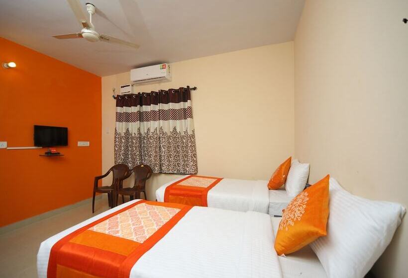 Pensão Oyo 15517 Kms House