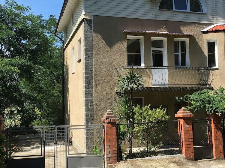 פנסיון Villa Acacia