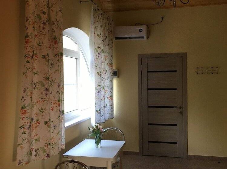 פנסיון Villa Acacia