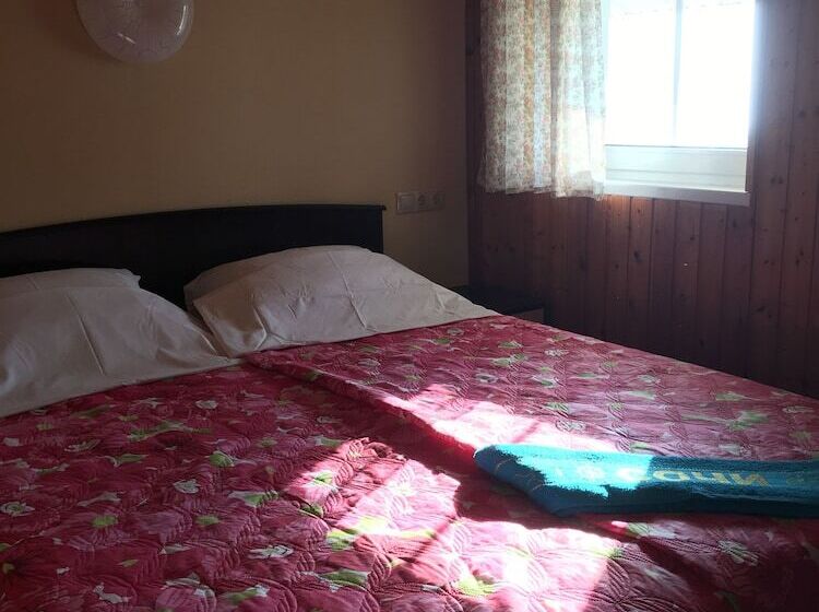 פנסיון Villa Acacia