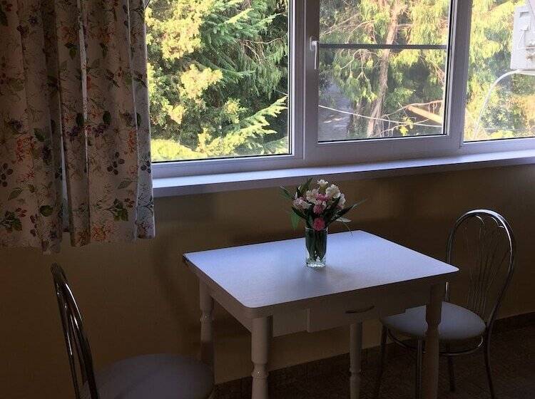 פנסיון Villa Acacia