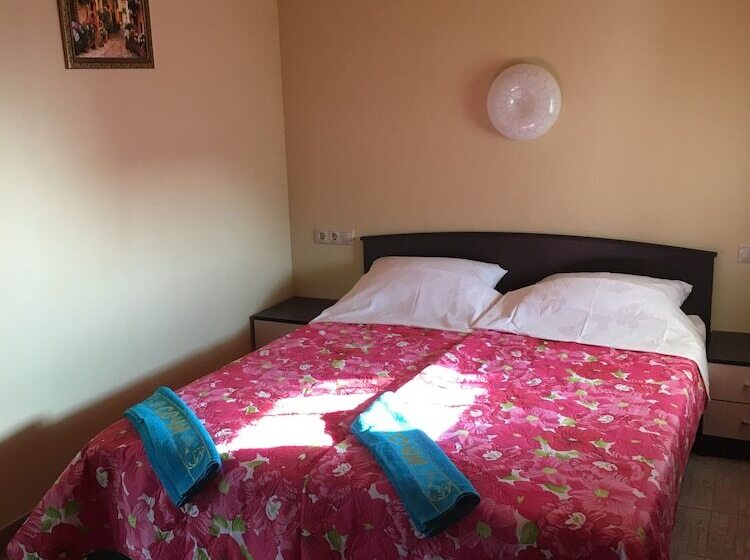 פנסיון Villa Acacia