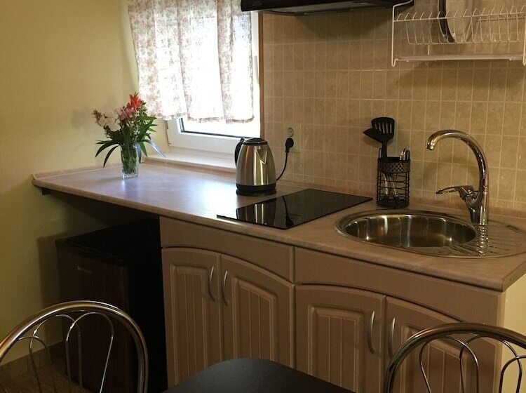 פנסיון Villa Acacia