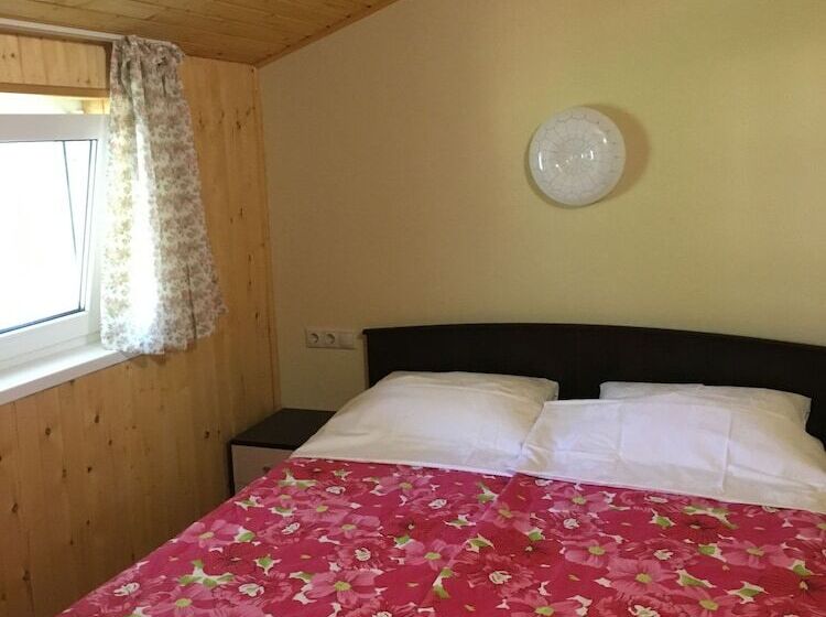 פנסיון Villa Acacia