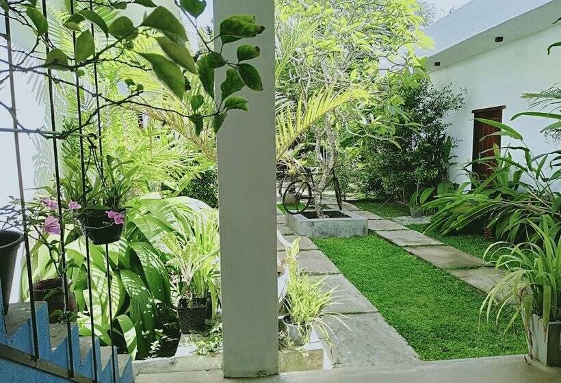 Пансион Canaya Boutique Villa