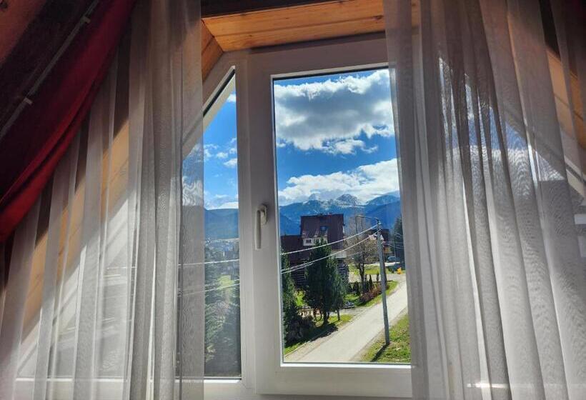 פנסיון Willa U Renaty - Widok Na Giewont