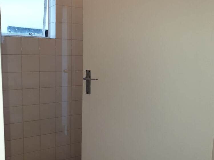 הוסטל Zebra Crossing Backpacker