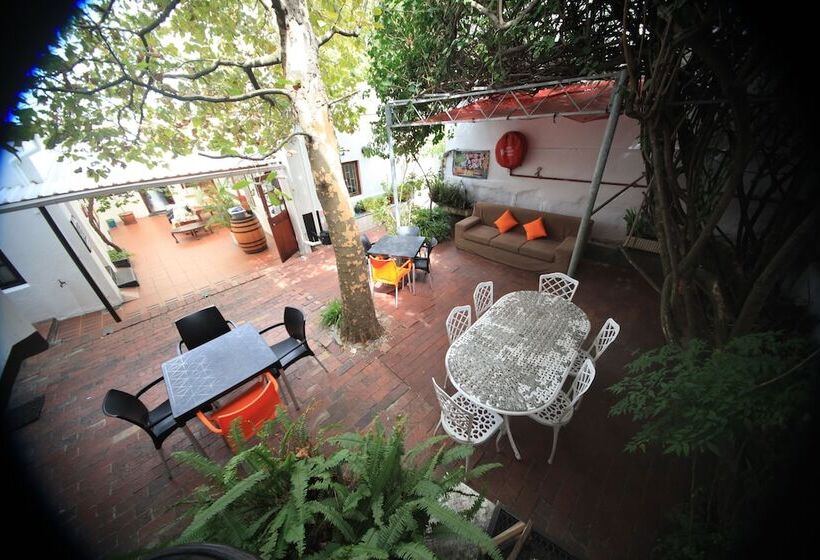 הוסטל Zebra Crossing Backpacker