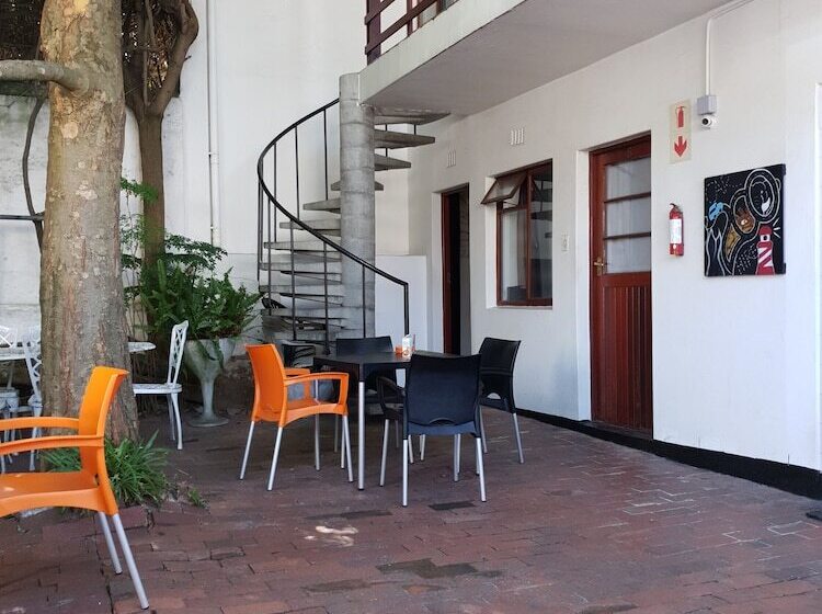 הוסטל Zebra Crossing Backpacker