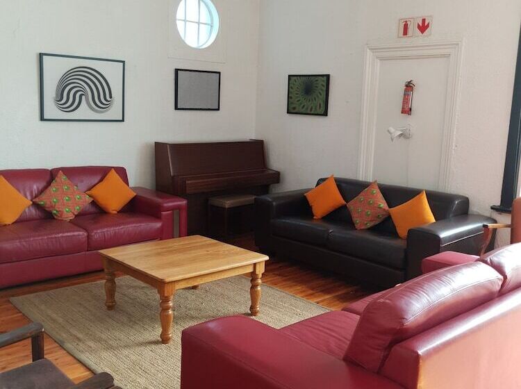 הוסטל Zebra Crossing Backpacker