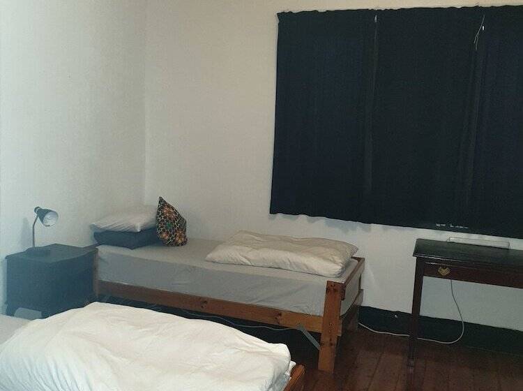 הוסטל Zebra Crossing Backpacker